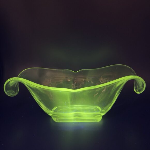 Heisey Glass Scroll Droop End Wing Oval Centerpiece Bowl Manganese 365nm UV Glow - Picture 15 of 16